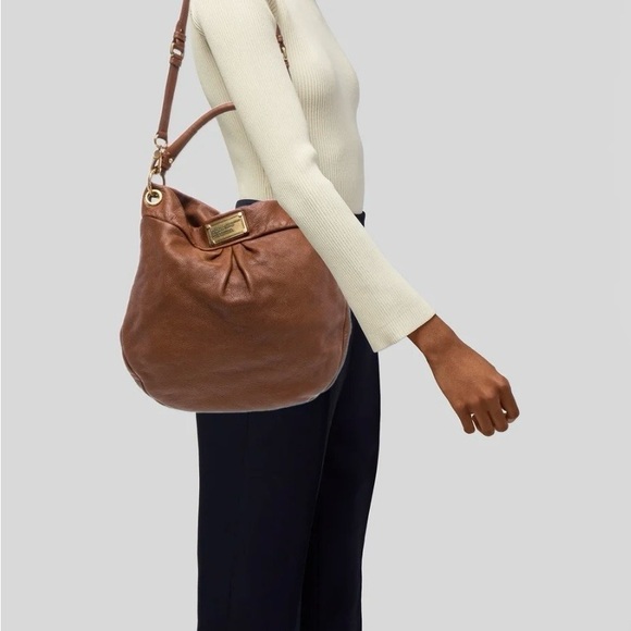 Marc Jacobs Hilliar Hobo Leather Shoulder Bag in Cinnamon Stick